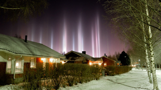These incredible light columns are caused by ice crystals